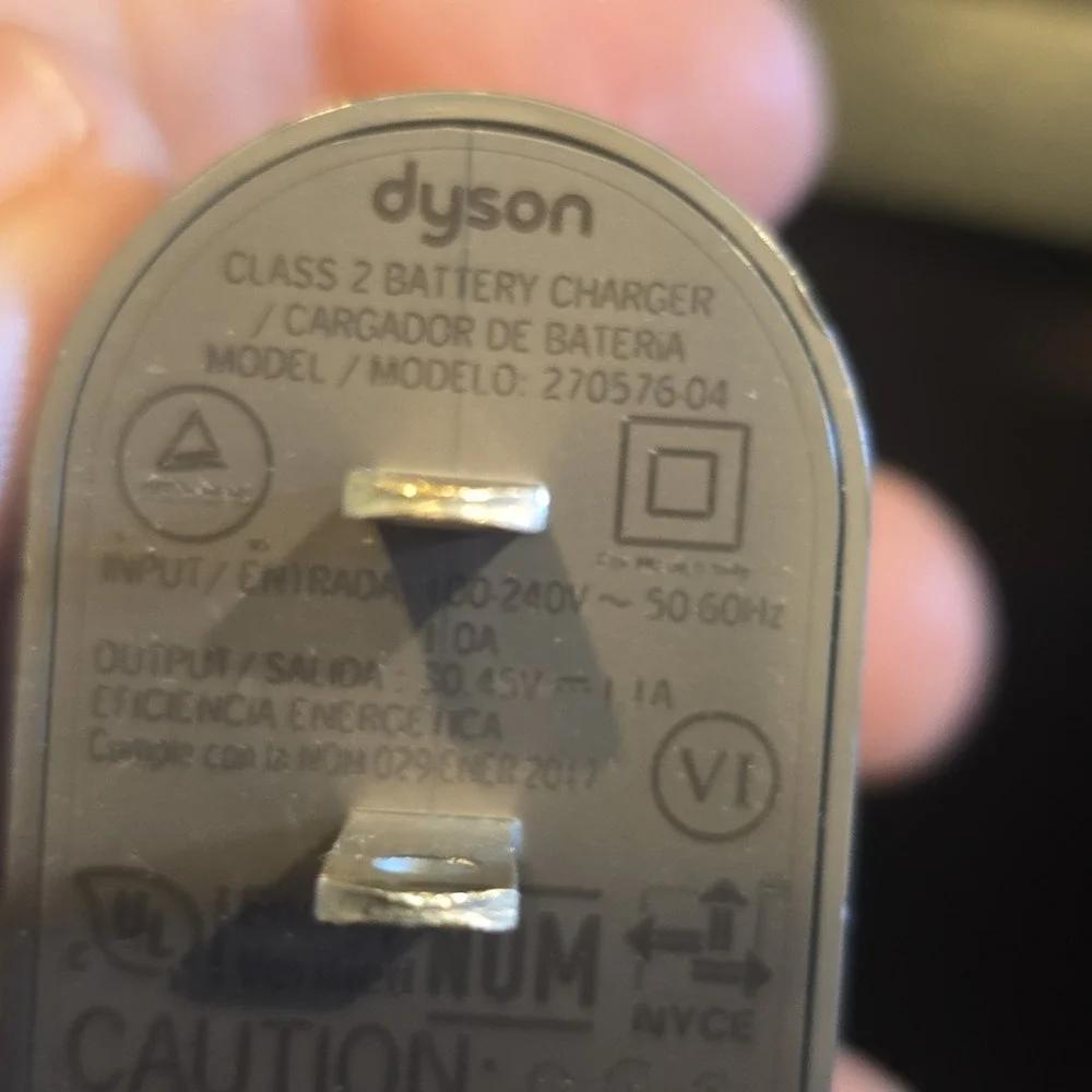 Dyson Cordless T116010 Wall Mount Charging Docking Station Charger 270576-04